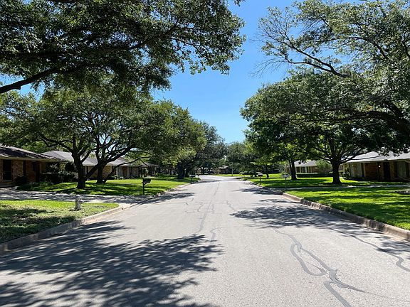 5th image of 4605 Saldana Dr