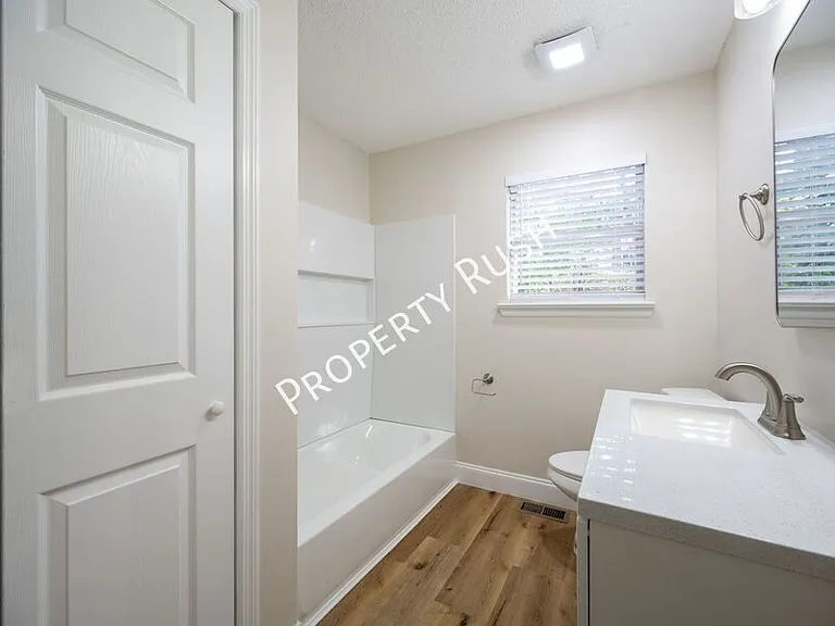 20 Linda Ln — Photo 14