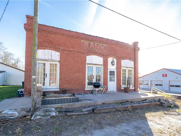 21060 Sycamore St, Helena, MO 64459