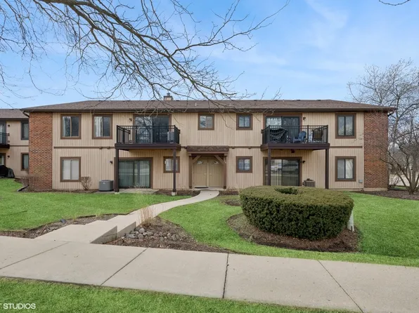 748 Rodenburg Rd APT 2D, Roselle, IL 60172