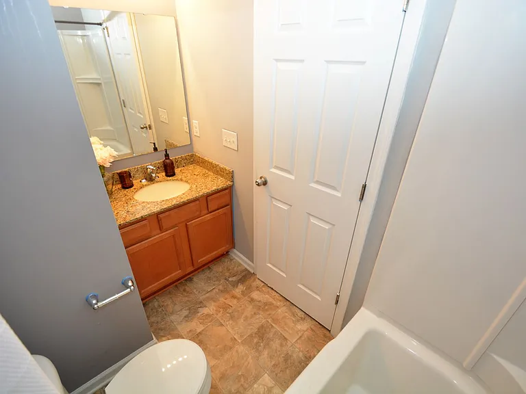 12736 Livengood Ln — Photo 23