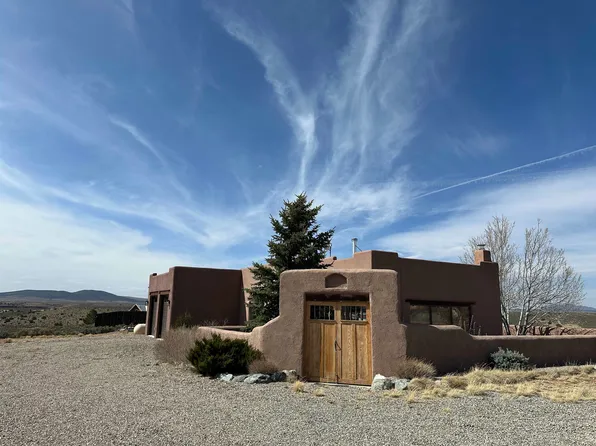 1 Padilla Trl, Taos, NM 87529