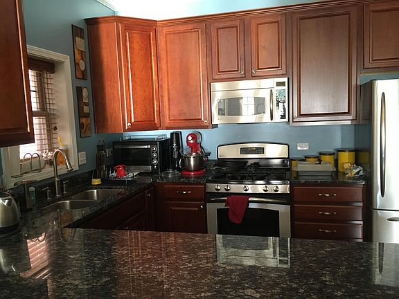 4th image of 4125 N Kenmore Ave APT 2N