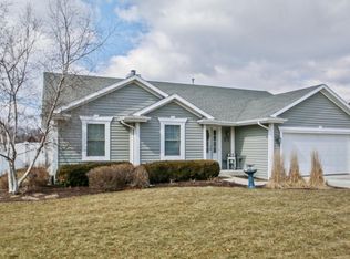 740 N Joshua Ln, Lake Geneva, WI