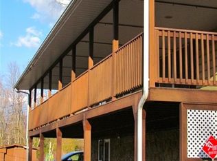 1085 Canyon Rd, Morgantown, WV 26508