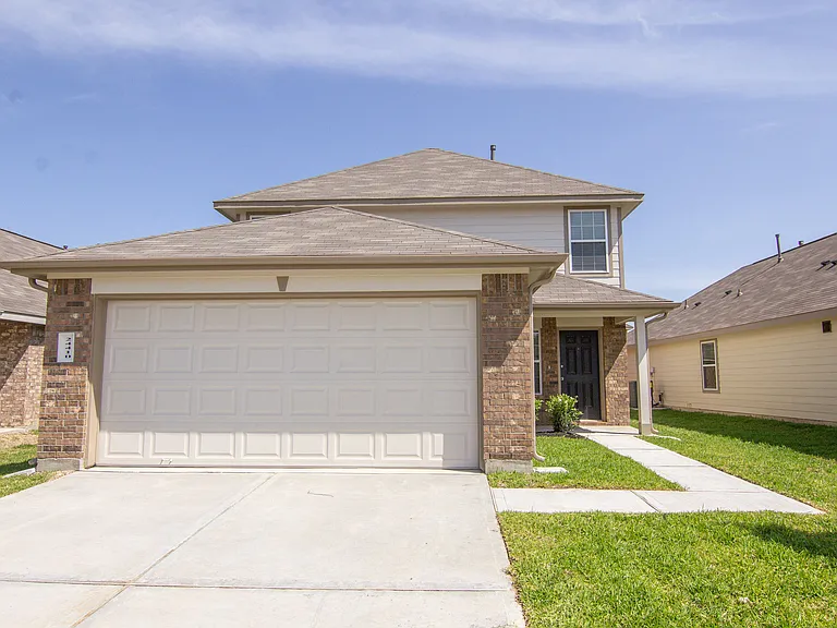 24410 Borelli Dr — Photo 3
