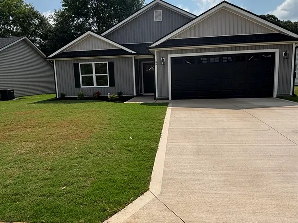 109 Addison Creek Ln, Chesnee, SC 29323