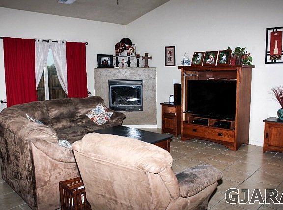 3rd image of 1111 Cherrywood Ave
