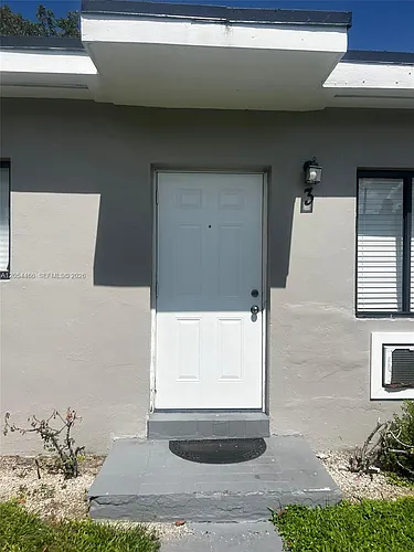 2081 NW 30th St #3 Photo 1
