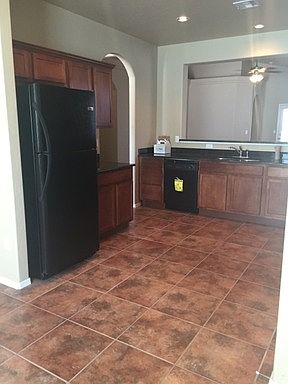 3rd image of 5841 Coyote Flats St