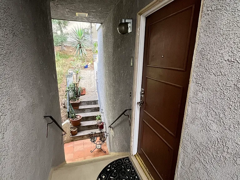 834 Green St #4 — Photo 4