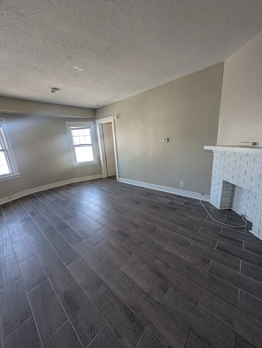 Building Photo - 242 Delaware Rd #17