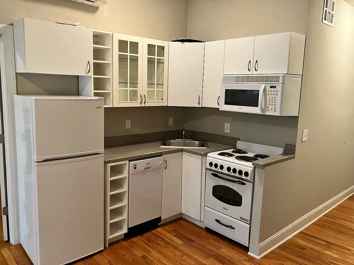 Building Photo - 1525 Spruce St #30A