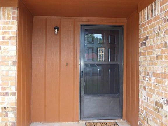 3rd image of 1120 Preswick Dr