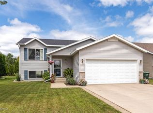 4308 Trumpeter Dr SE, Rochester, MN 55904