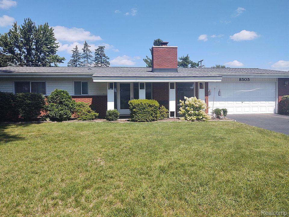 1st image of 8505 Carriage Hill Dr