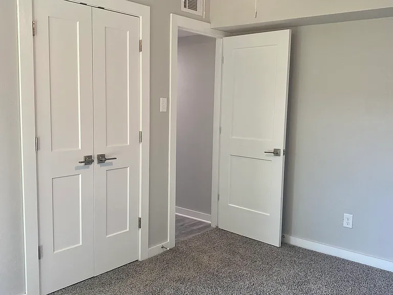 6824 NW Willow Springs Dr — Photo 18