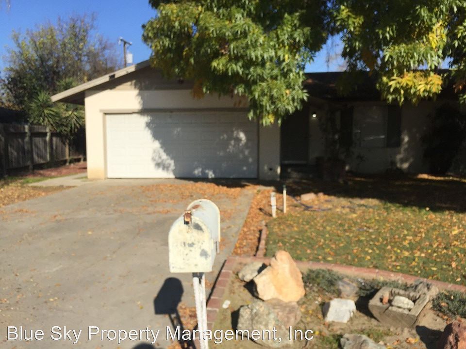 1st image of 1526 W Canary Dr
