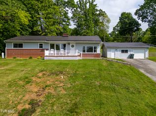 963 Woodlawn Ter NE, Abingdon, VA 24210