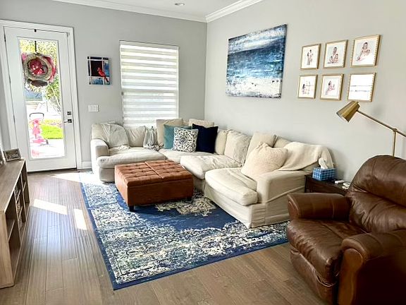 3rd image of 503 S Melville Ave Unit 3