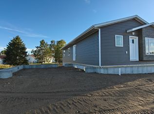 195 Indianhead Dr, Mitchell, SD 57301