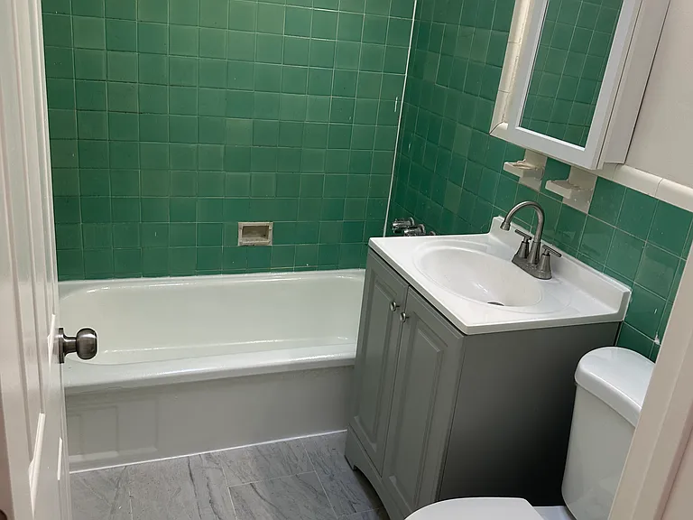 932 Pratt St — Photo 6