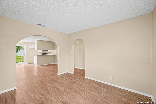 4 bed, 1.0 bath, 1102 sqft, $1,195 — Photo 4