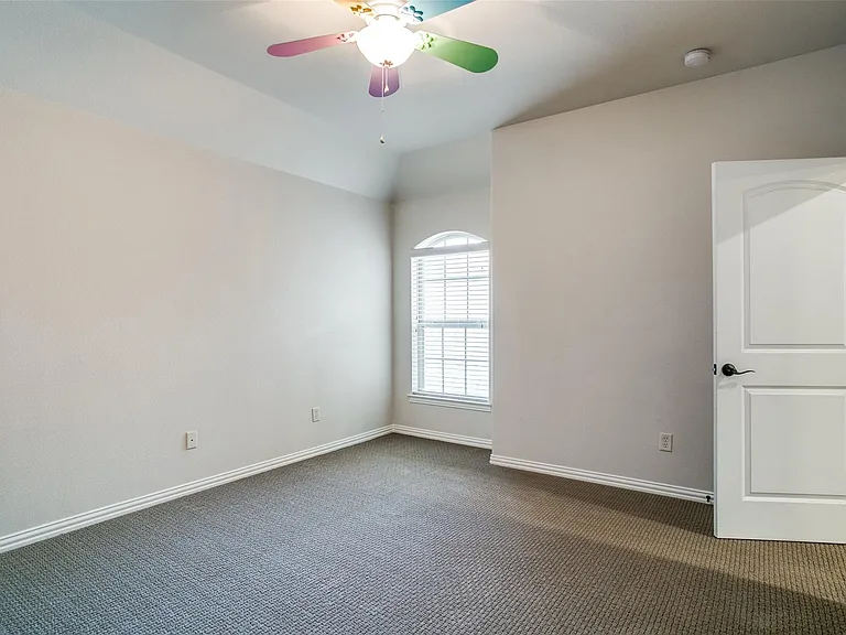 1805 Castle Ct — Photo 23