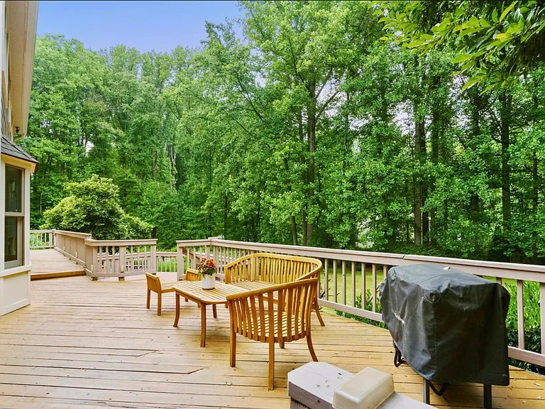 11002 Warwickshire Dr — Photo 43