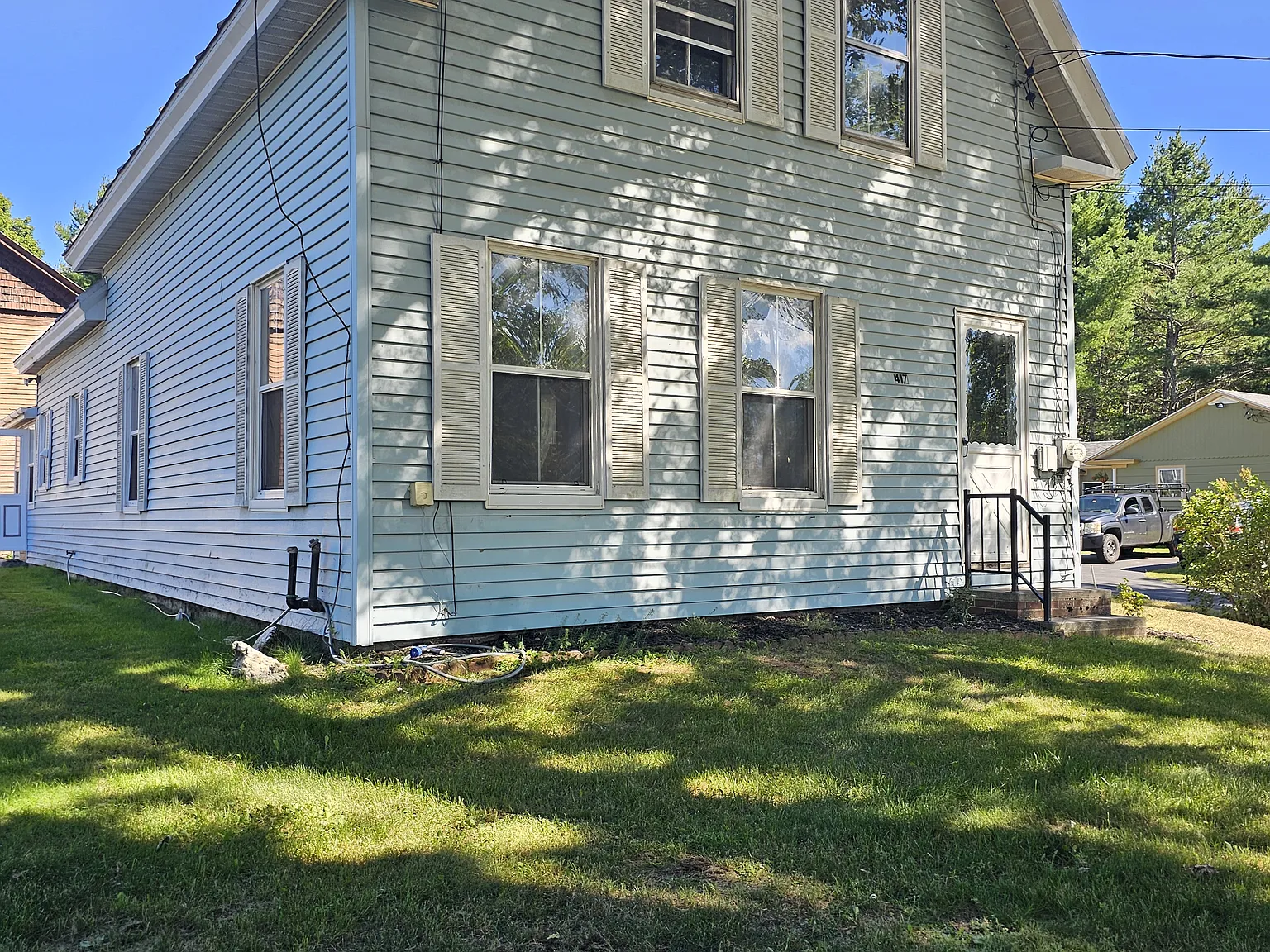 4 bed, 1228 sqft, $2,500 — Photo 1