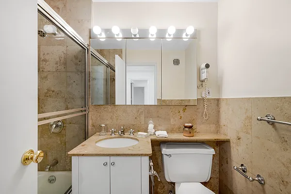 Rented by Douglas Elliman | media 3