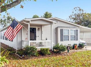 364 River Oak Cir, Mills River, NC 28759