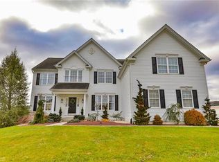 6596 Arbordeau Ln, Macungie, PA 18062