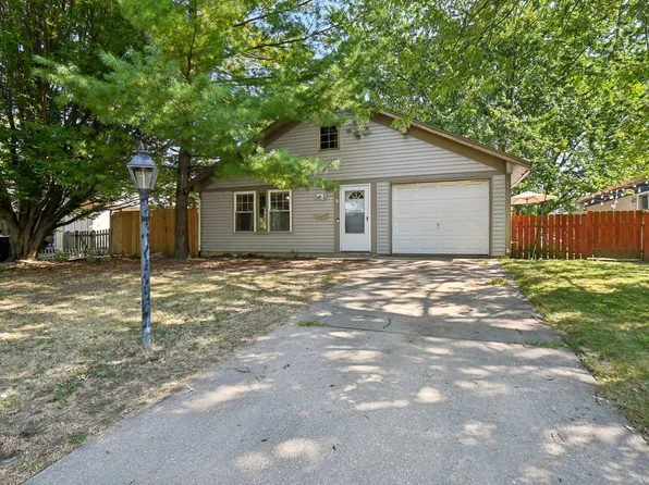 3 Winrock Rd, Montgomery, IL 60538