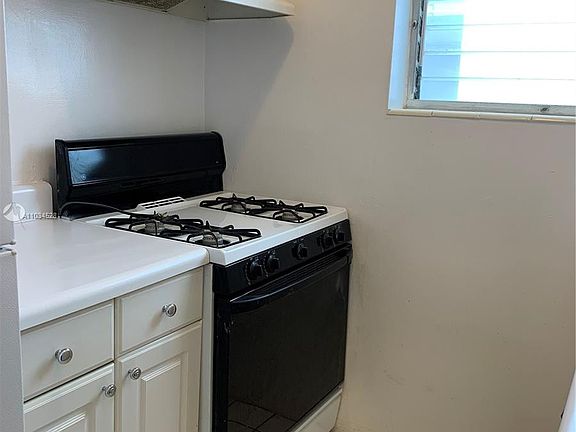 5th image of 1770 Meridian Ave #212