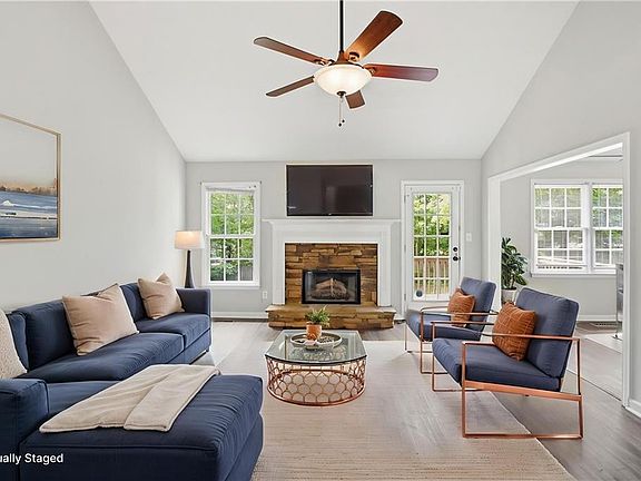 5th image of 149 Valleyside Dr S