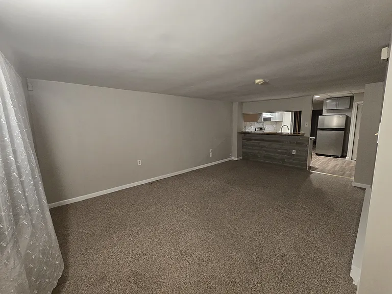 210 Oak St — Photo 3