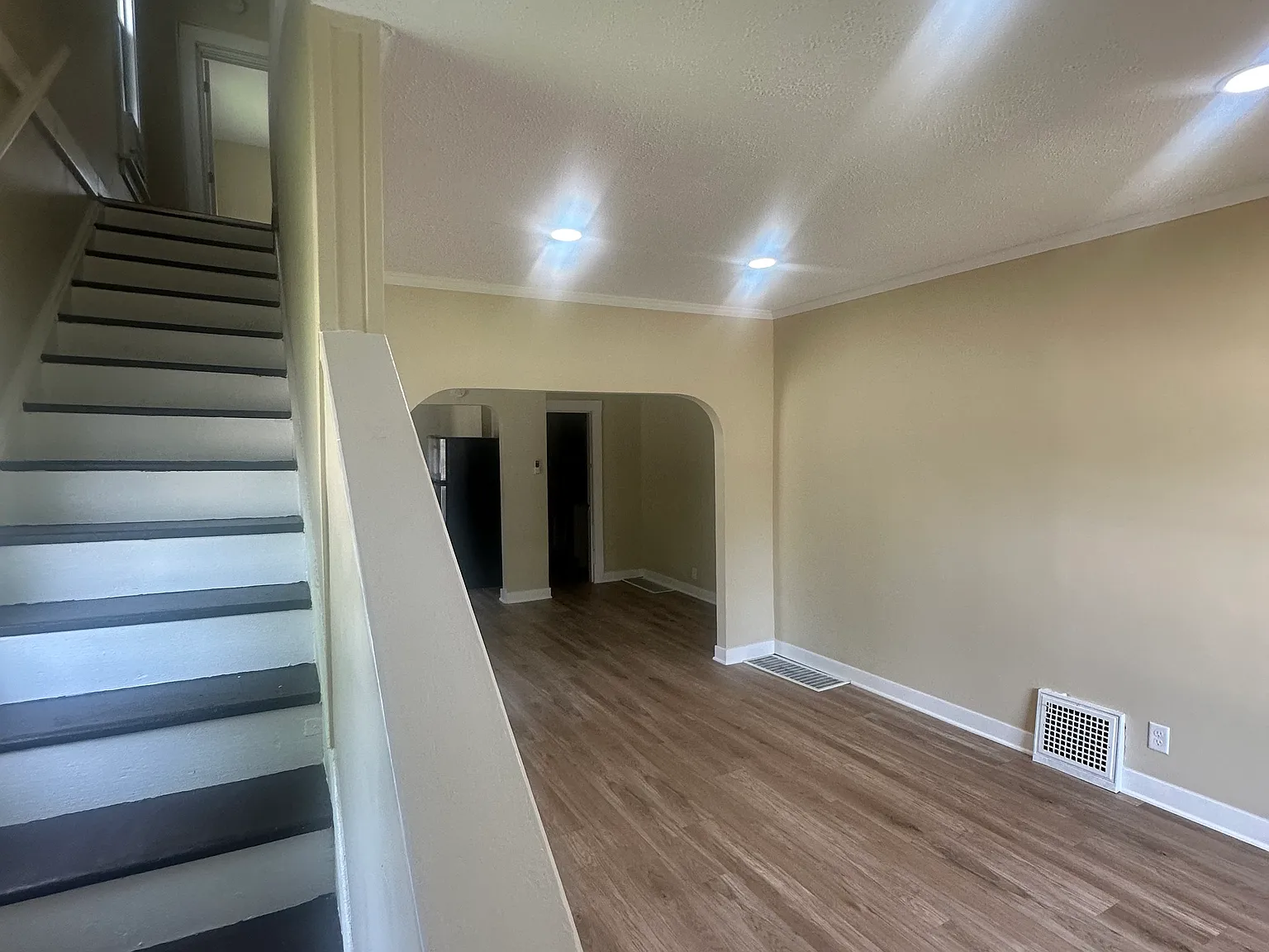 S Poplar Ave, Kankakee — Photo 2