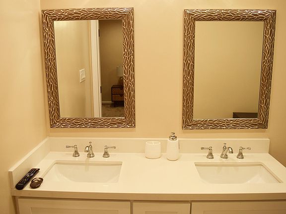 4th image of 2814 W 108th St