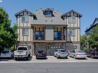 7915 NE Rockne Way, Hillsboro, OR