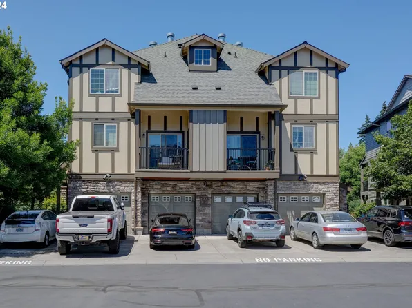 7915 NE Rockne Way, Hillsboro, OR 97006