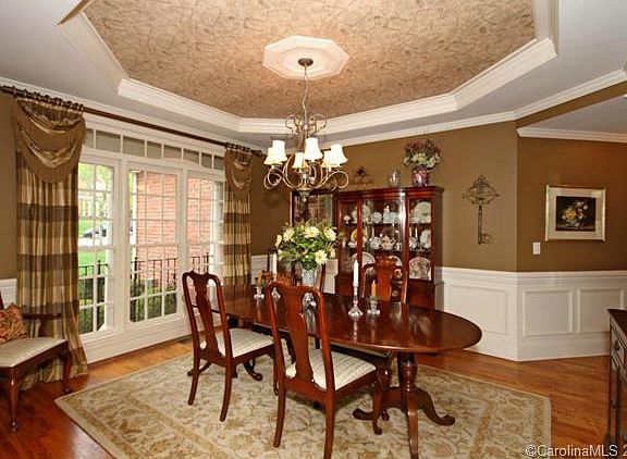 5th image of 204 Royalton Pl