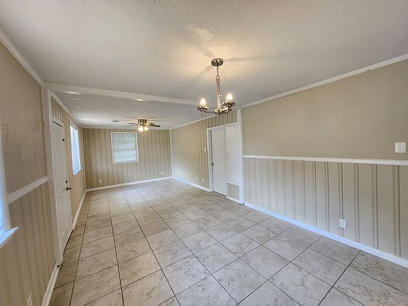 5th image of 8009 Beaver Cir