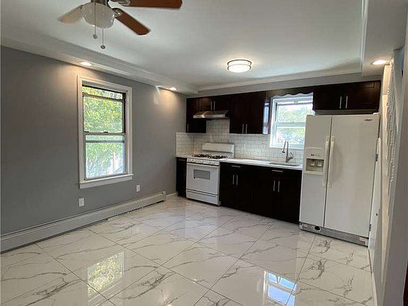 3rd image of 20520 50th Ave