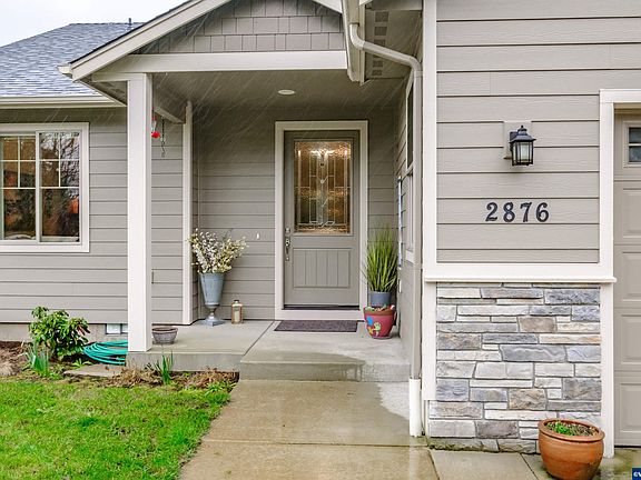 4th image of 2876 Millersburg Dr NE