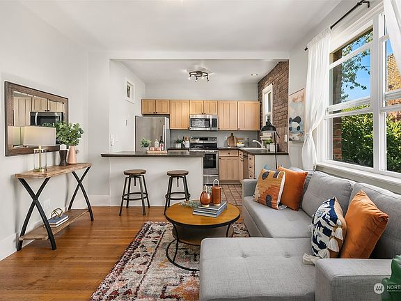 3rd image of 214 Summit Avenue E #408