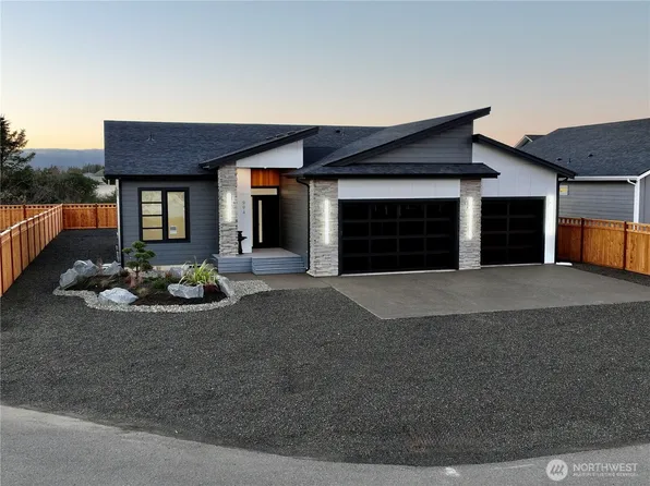 994 Alida Court SE, Ocean Shores, WA 98569