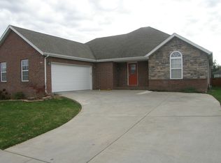 600 E Thornhill Dr, Nixa, MO 65714