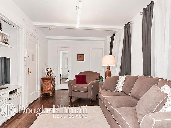 3rd image of 321 E 43rd St APT 603