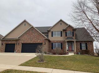 5308 Longfield Rd, Bloomington, IL 61705